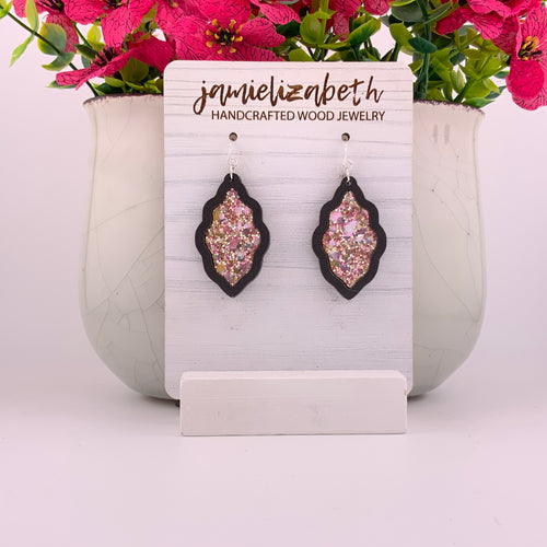 Flamingo Glitter Scallop - Medium (Vault)