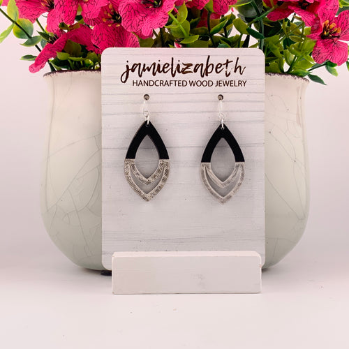 Silver Delight Dipped Arch (Black Wood)