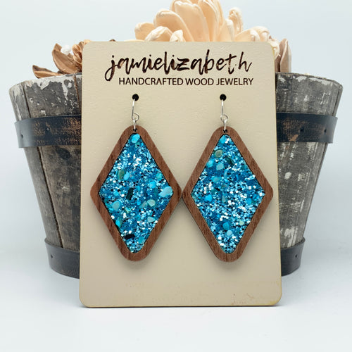 Let’s Shell-A-Brate Summer - Earrings (Vault)