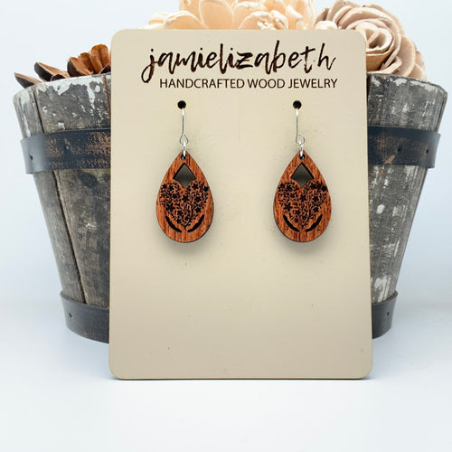 Garden of Love Mesquite Engraved Hearts (Vault)